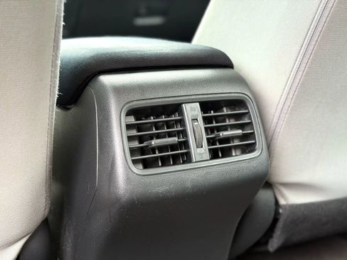 Used 2016 Honda CR-V LX image 25