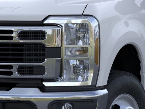 New 2026 Ford F350 XL AWD/4WD image 17