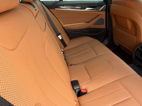 Used 2023 BMW 540i w/ Premium Package RWD image 31