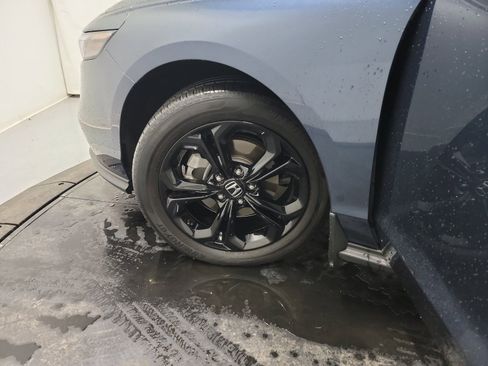 Certified 2025 Honda Accord SE image 30