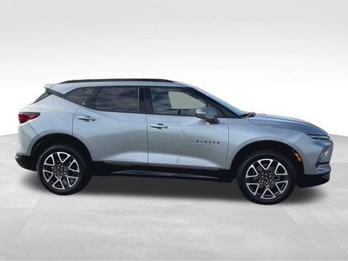Certified 2024 Chevrolet Blazer RS w/ Enhanced Convenience Package AWD/4WD image 9