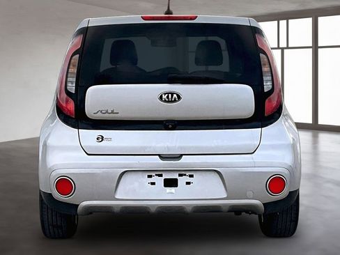 Used 2019 Kia Soul + image 5