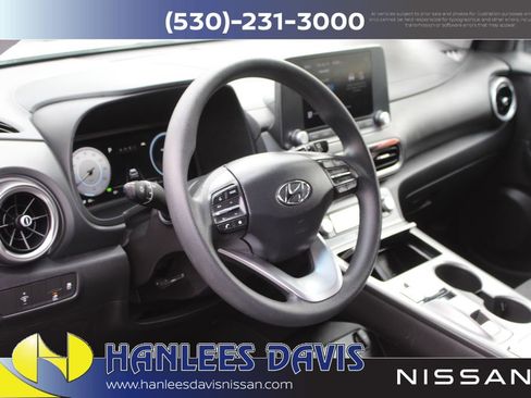 Used 2023 Hyundai Kona SE w/ Cargo Package FWD image 11