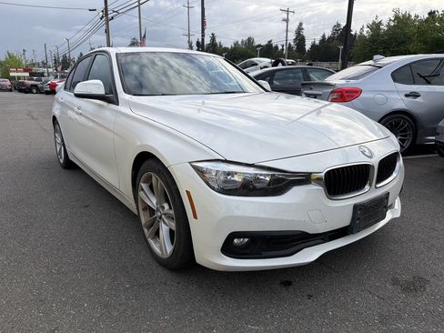 Used 2016 BMW 320i Sedan RWD image 4