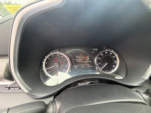 Used 2023 Toyota Highlander XLE AWD/4WD image 34