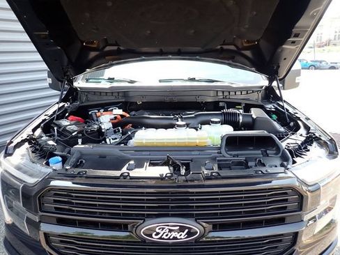 Certified 2024 Ford F150 Platinum w/ Equipment Group 702A High AWD/4WD image 15