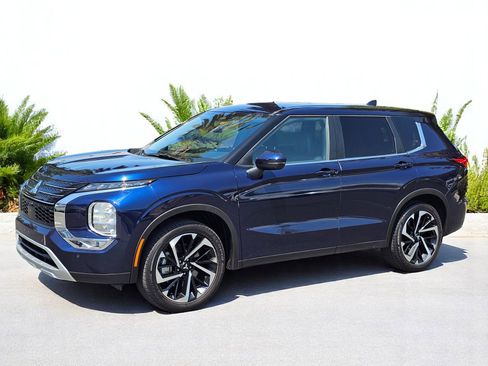 Used 2024 Mitsubishi Outlander SE Black Edition image 10