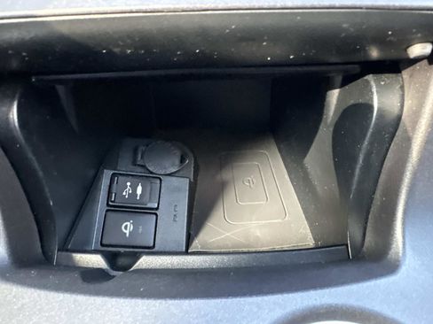 Used 2017 Toyota Camry XLE image 24