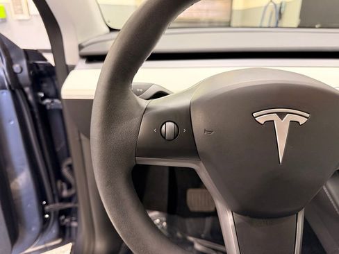 Used 2023 Tesla Model Y Long Range AWD/4WD image 13