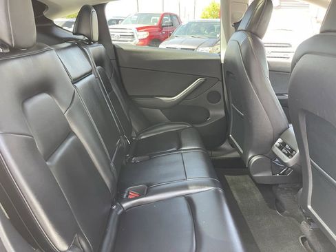 Used 2022 Tesla Model Y Performance AWD/4WD image 14