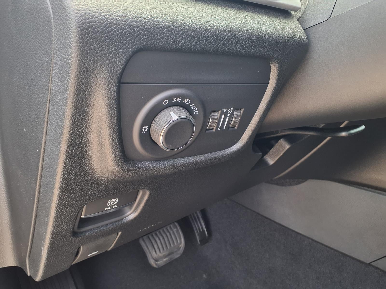 New 2026 Jeep Grand Cherokee Altitude AWD/4WD image 12