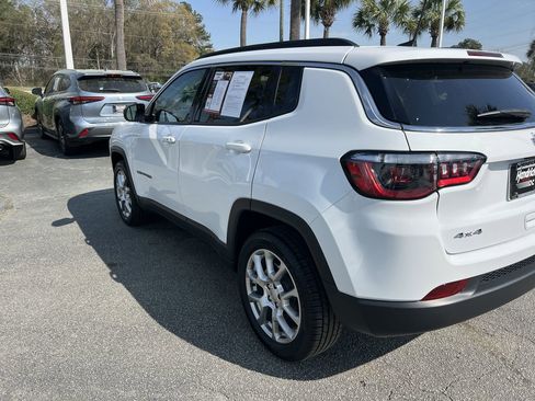 Used 2022 Jeep Compass Latitude image 8