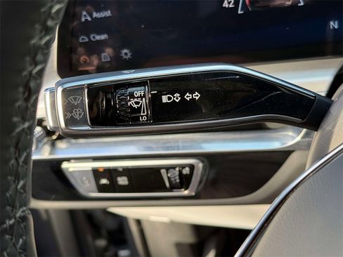 Used 2025 Cadillac Lyriq Sport image 29