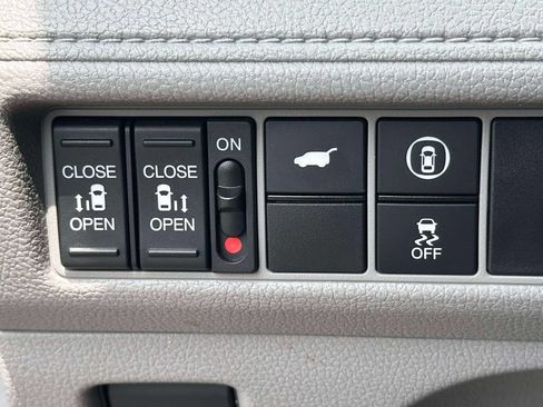 Certified 2024 Honda Odyssey EX-L image 18