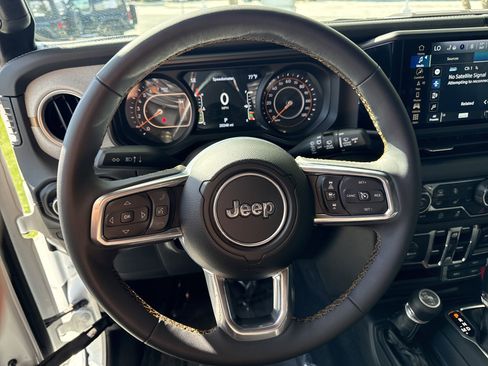 Used 2025 Jeep Wrangler Sahara w/ Safety Group image 17