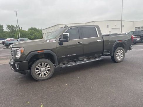 Used 2023 GMC Sierra 3500 Denali w/ Technology Package AWD/4WD image 2