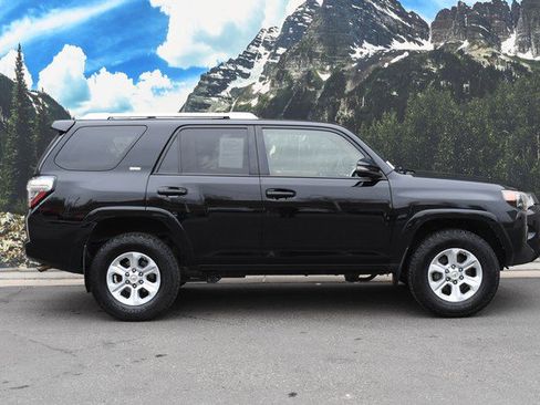 Used 2016 Toyota 4Runner SR5 Premium image 2
