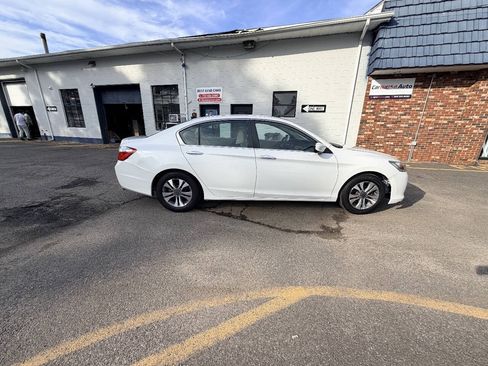 Used 2013 Honda Accord LX image 22