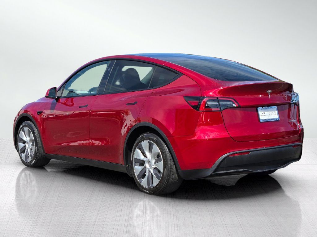 Used 2024 Tesla Model Y Long Range AWD/4WD image 6
