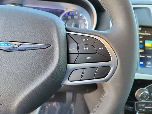 Used 2023 Chrysler 300 Touring L RWD image 20