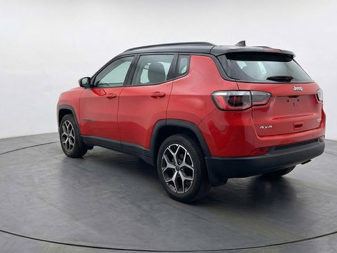 Used 2025 Jeep Compass Limited AWD/4WD image 5