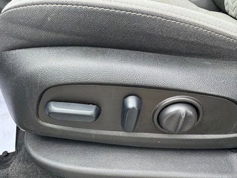 Used 2024 Chevrolet Equinox LT image 19