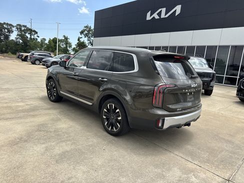 Certified 2024 Kia Telluride SX w/ Towing Package FWD image 19