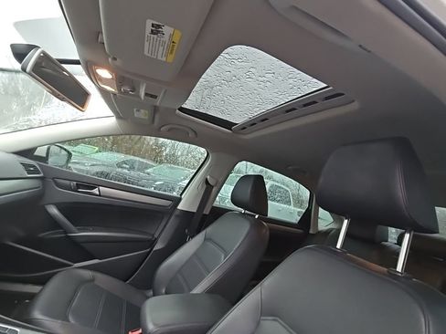 Used 2014 Volkswagen Passat TDI SE image 19