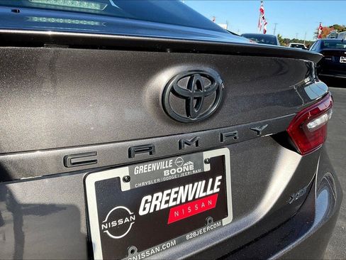 Used 2022 Toyota Camry XSE image 8