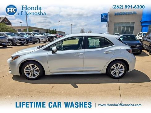 Used 2021 Toyota Corolla SE FWD image 2