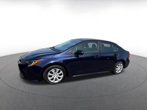 Used 2025 Toyota Corolla LE image 8