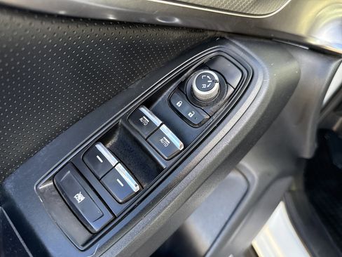 Used 2022 Subaru Crosstrek 2.5i Limited w/ Moonroof Package 2 image 16