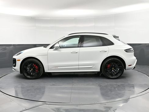 Certified 2025 Porsche Macan GTS AWD/4WD image 2