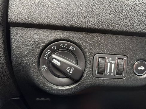 Used 2018 Dodge Charger GT image 27