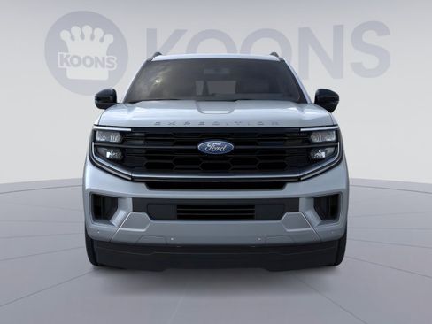 New 2025 Ford Expedition Max Platinum w/ Driver's Package image 8