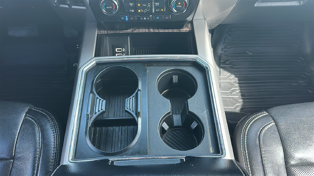 Used 2019 Ford F250 Lariat w/ Lariat Ultimate Package AWD/4WD image 30