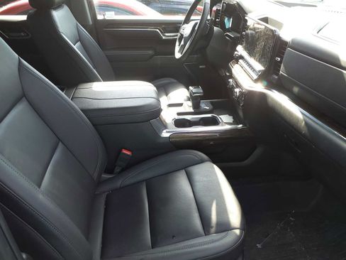 Used 2025 GMC Sierra 1500 Elevation w/ Elevation Premium Package AWD/4WD image 6