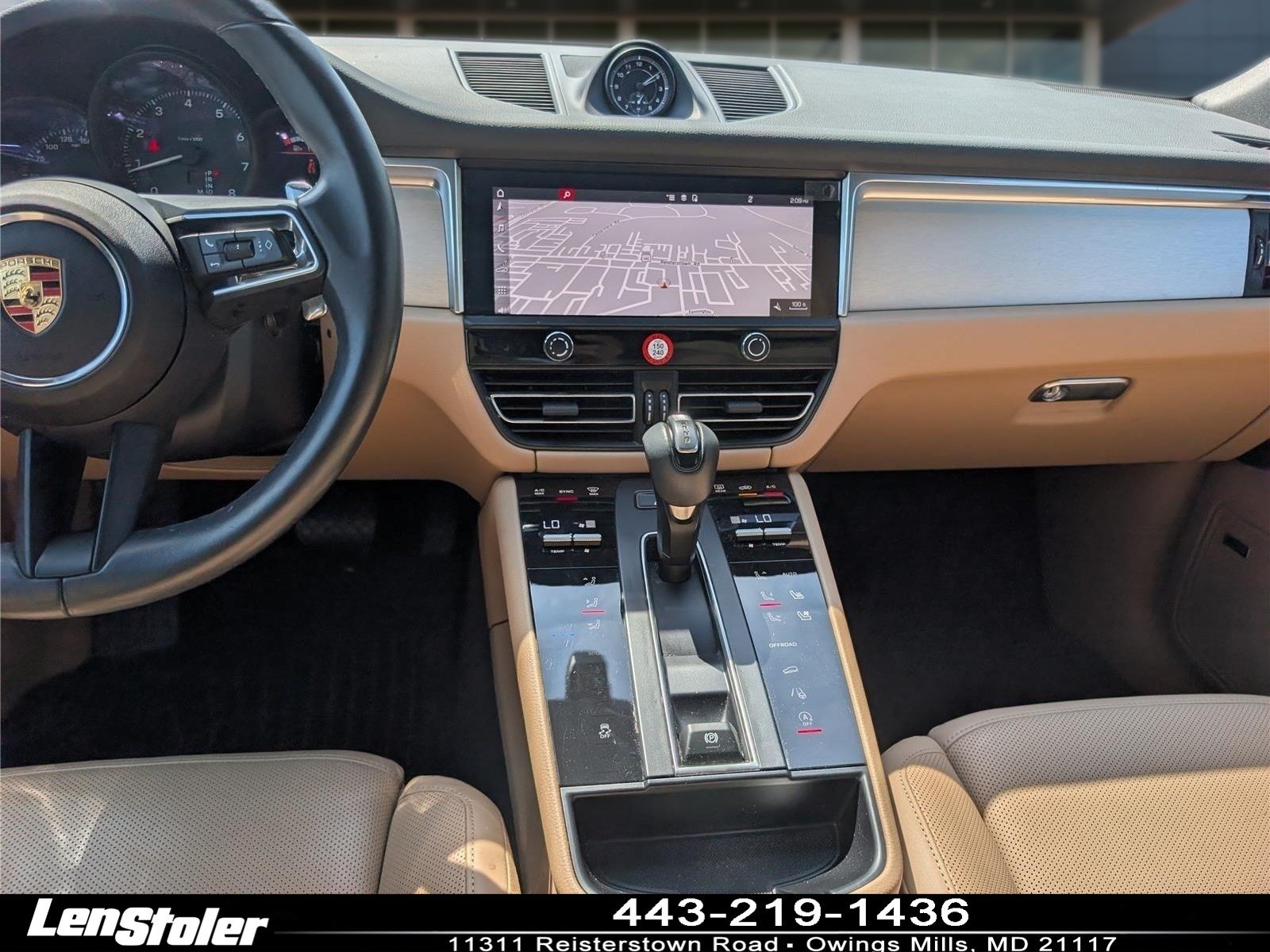 Used 2024 Porsche Macan AWD/4WD image 19