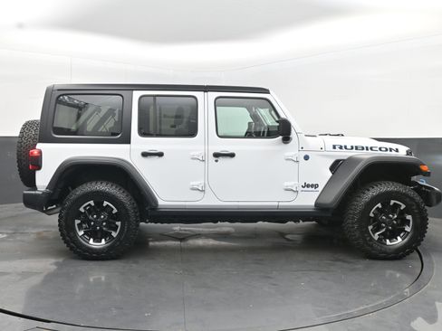 Used 2024 Jeep Wrangler Unlimited Rubicon 4xe image 10