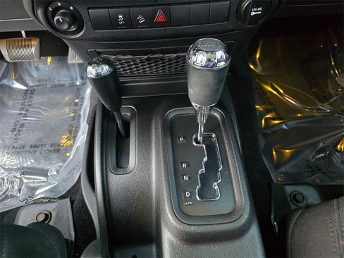 Used 2013 Jeep Wrangler Unlimited Sport image 30