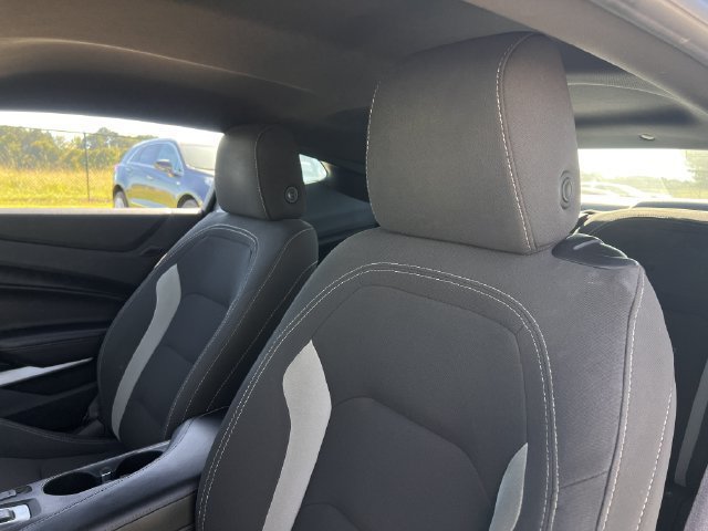Used 2018 Chevrolet Camaro LT RWD image 15