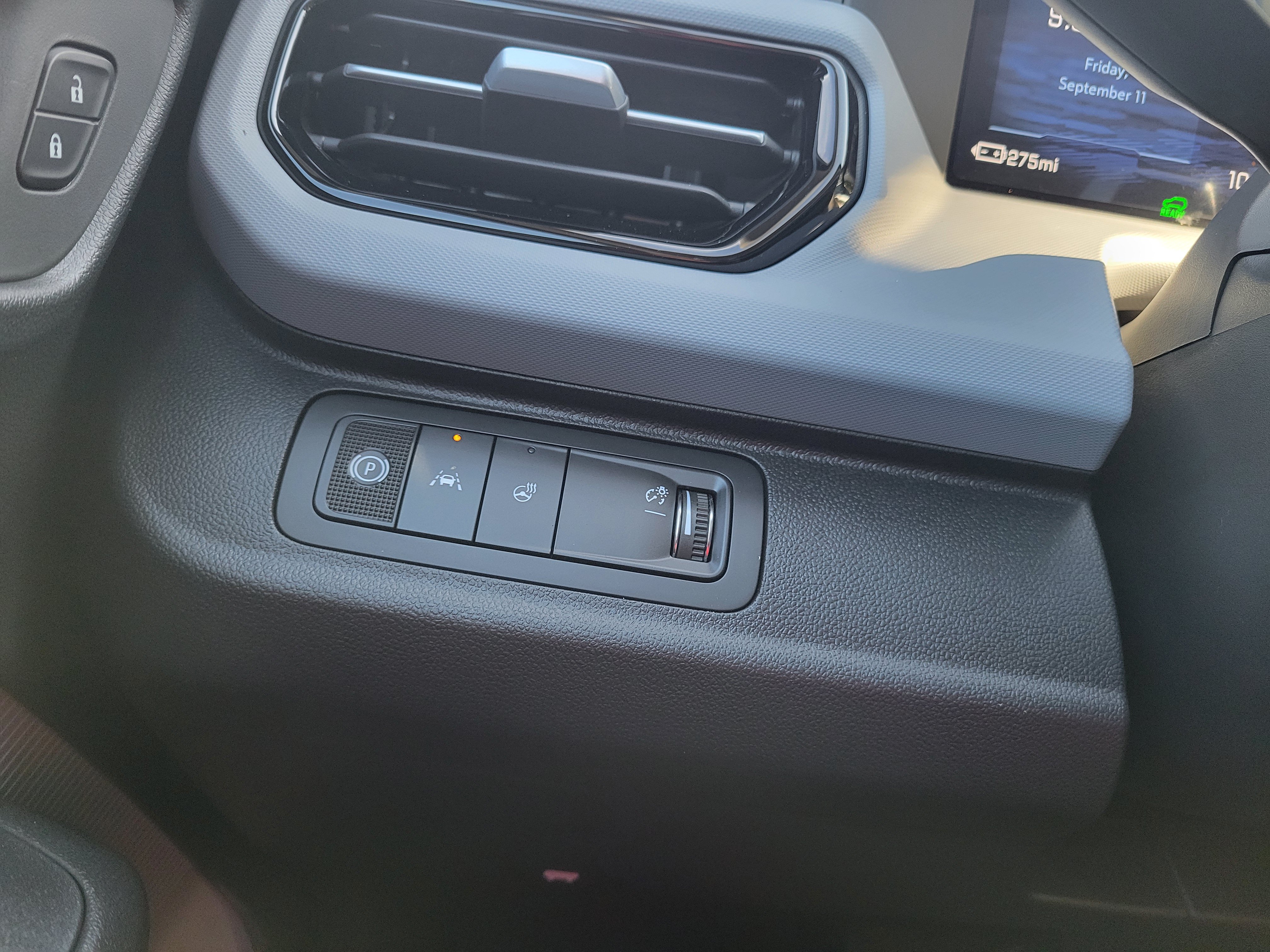 New 2027 Chevrolet Bolt LT w/ Super Cruise Package FWD image 17