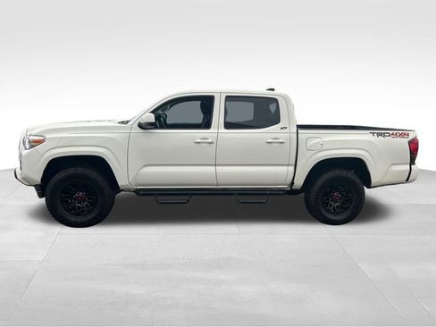 Used 2023 Toyota Tacoma TRD Sport image 2