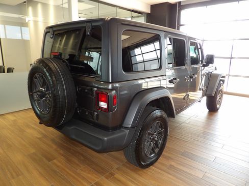 Used 2024 Jeep Wrangler Unlimited Sport AWD/4WD image 6