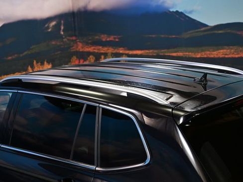 Used 2024 Volkswagen Tiguan SE image 12