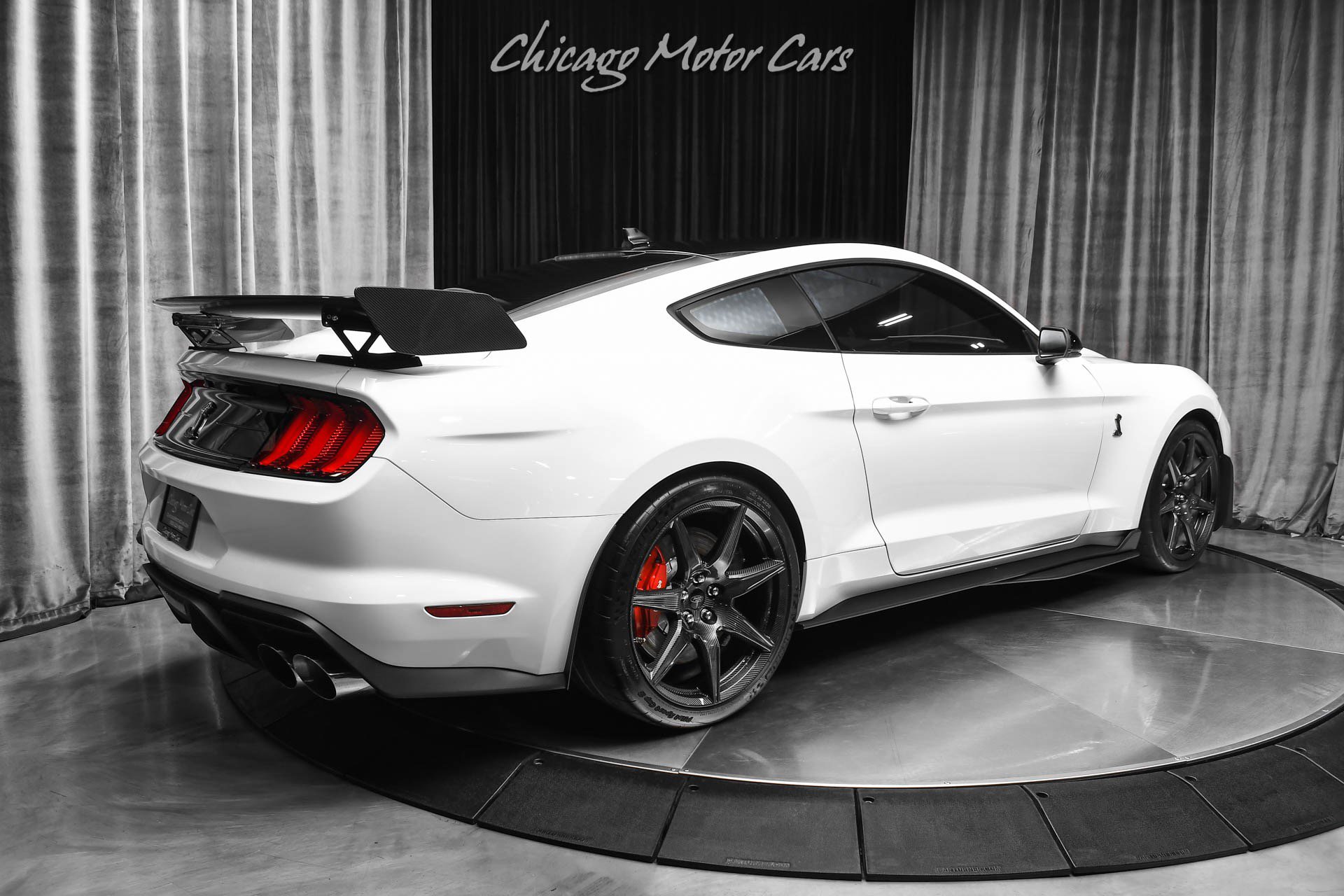 Used 2022 Ford Mustang Shelby GT500 w/ Carbon Fiber Track Pack RWD image 17