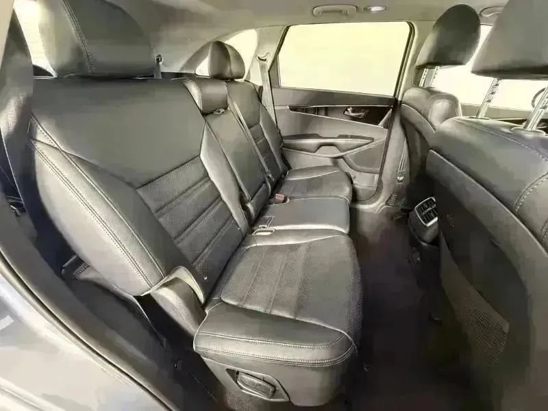 Used 2019 Kia Sorento EX AWD/4WD image 39