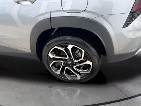Used 2025 Chevrolet Trax RS w/ Driver Confidence Package image 9