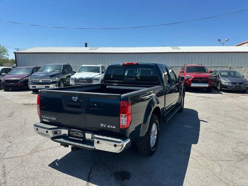 Used 2016 Nissan Frontier SV w/ SV Value Truck Package AWD/4WD image 7