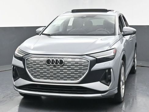 Used 2023 Audi Q4 e-tron Prestige w/ 20" Wheel Package AWD/4WD image 9